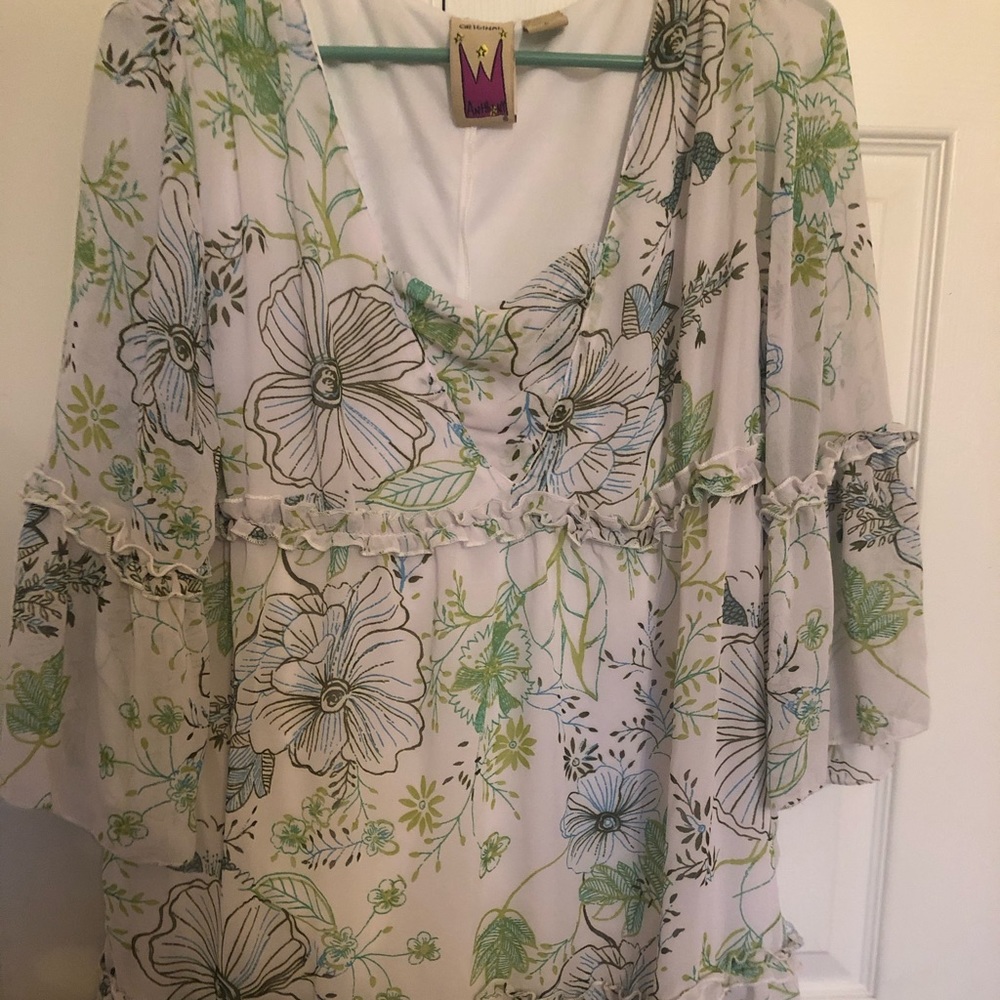 Short sleeved top